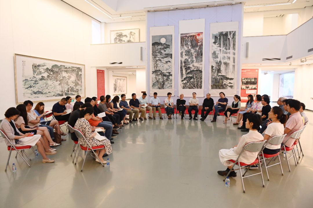 中国国家画院组织全体党员参观刘宝纯老院长展览座谈学习老一辈艺术家的创作精神