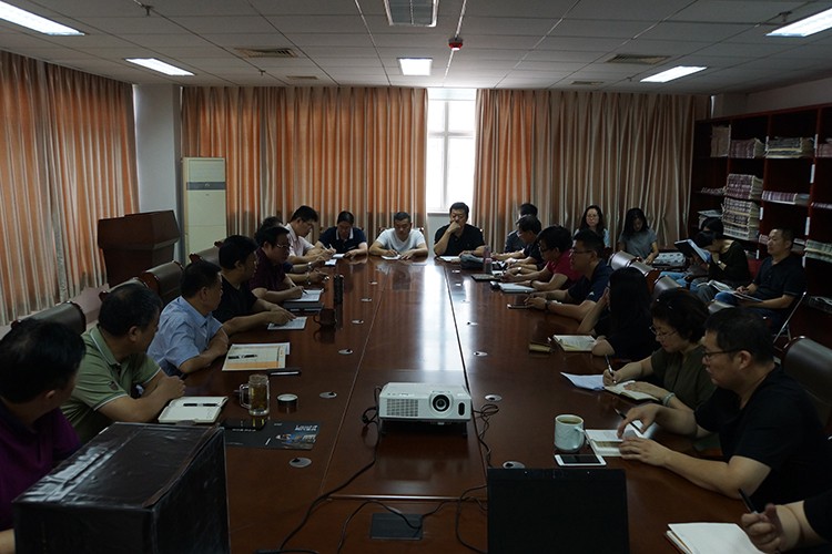 山东画院第一时间组织全体干部职工传达学习习近平总书记视察山东重要讲话精神