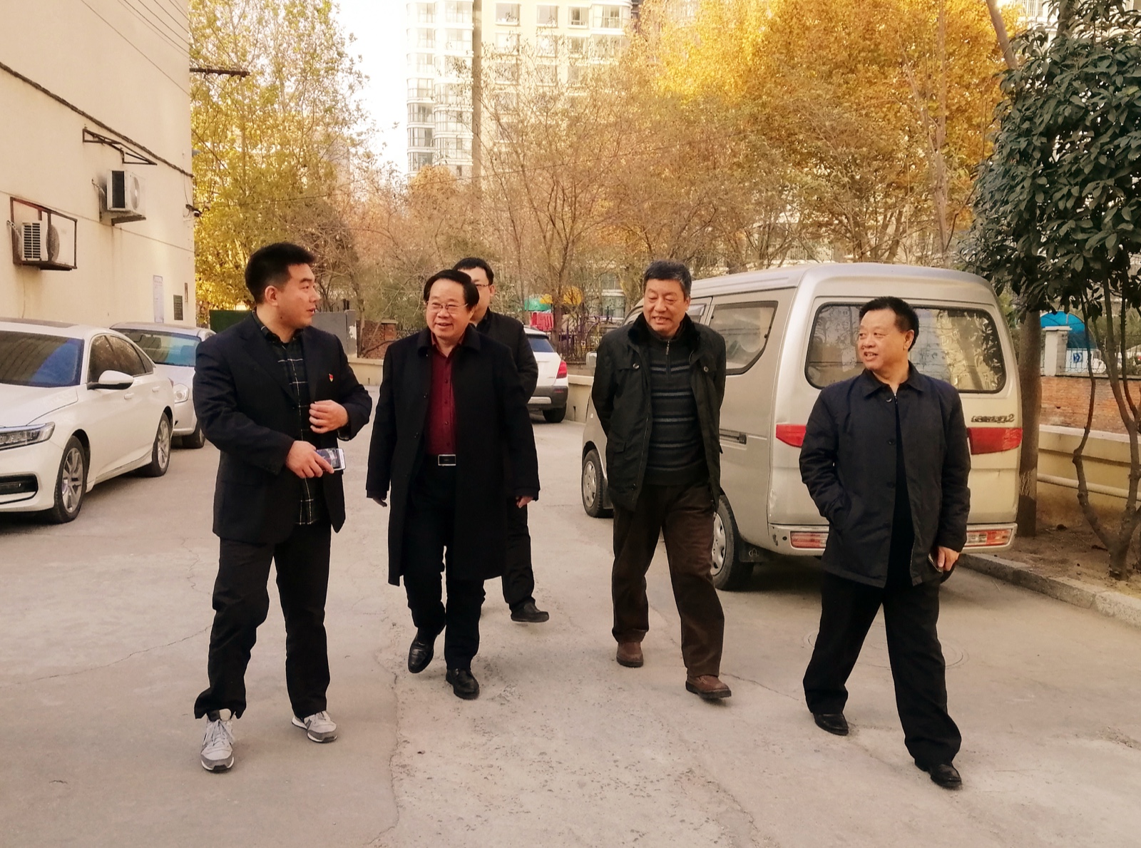 山東畫院黨支部走進(jìn)“雙報(bào)到”青年東路 社區(qū)黨支部進(jìn)行座談交流
