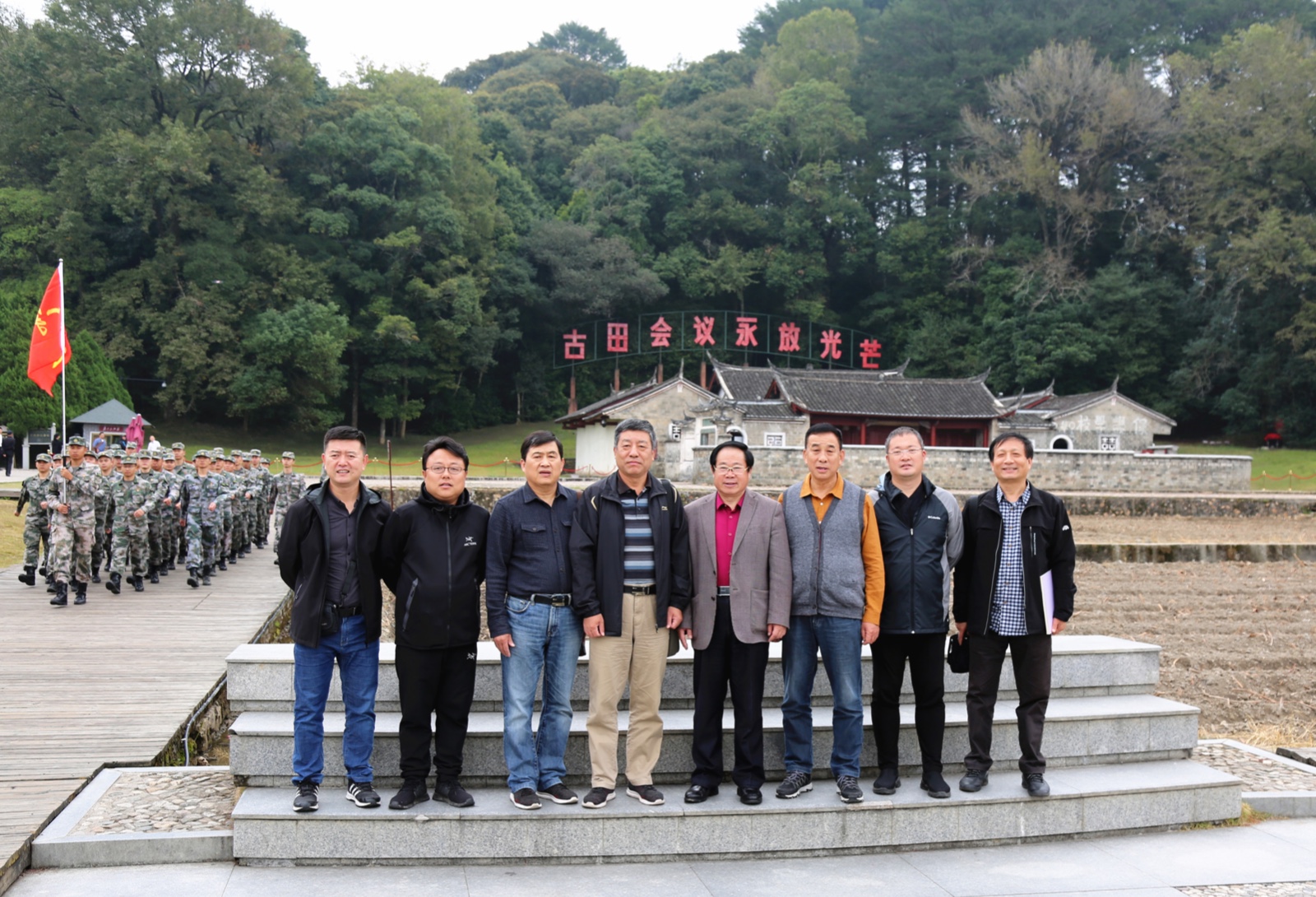 山東畫(huà)院黨支部寫(xiě)生采風(fēng)活動(dòng)中不忘抓政治建設(shè) 專程前往古田會(huì)議會(huì)址接受革命教育