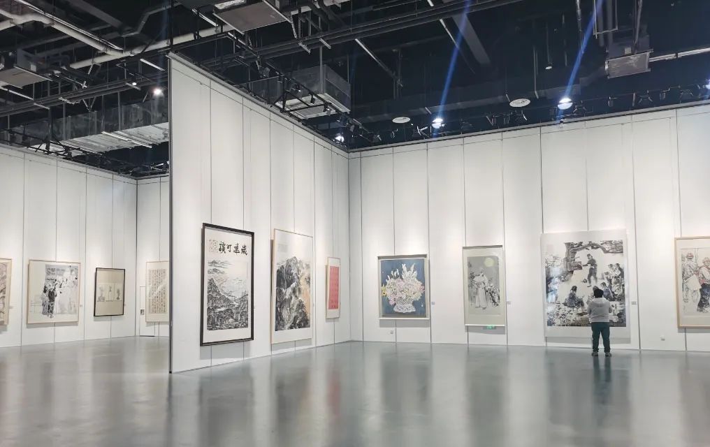 关于山东画院美术馆及青年艺享空间对外开放办展合作的公告