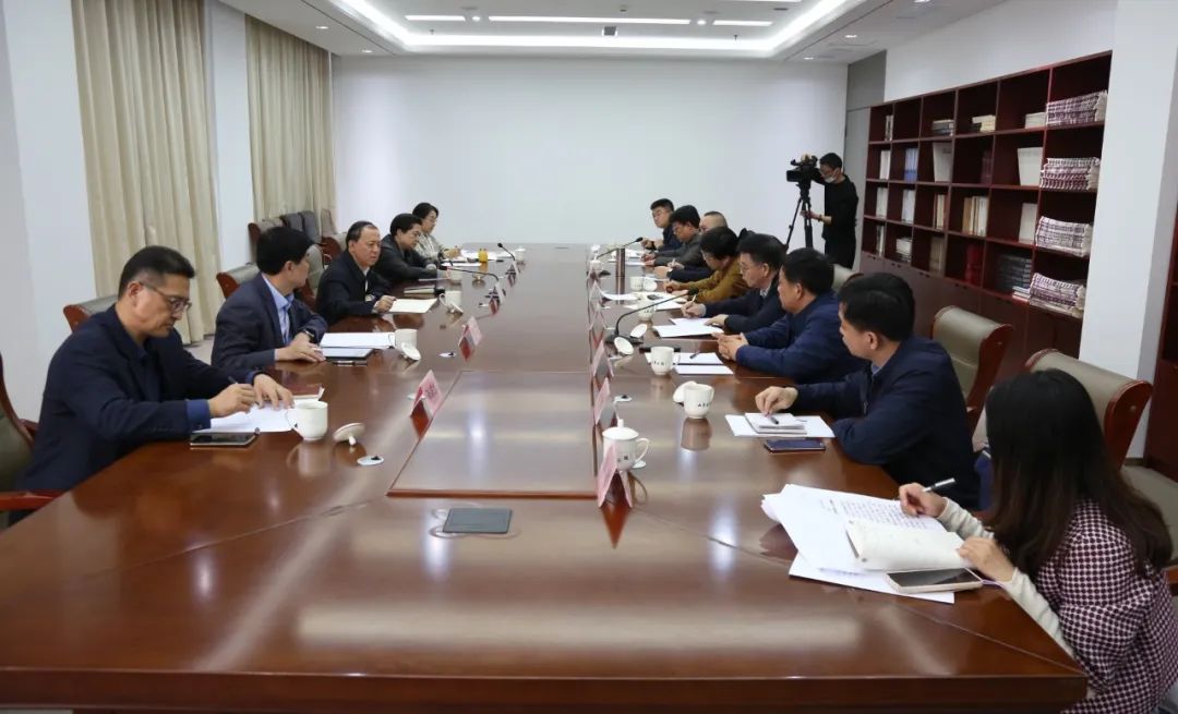 省政协副主席王书坚来我院调研并召开学习全国“两会”精神座谈会