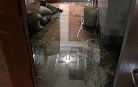 住得揪心！污水倒灌中的济南诚基中心1号楼
