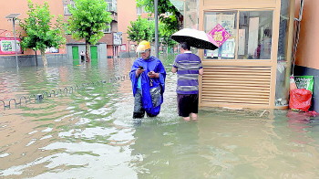 济南这小区逢雨必淹,13台设备紧急排水！下一步将进行雨污分流