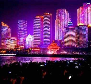 山东“夜经济” 点亮国庆假日消费 