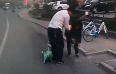 下车、弯腰，济南公交司机一个动作温暖了整车人的心