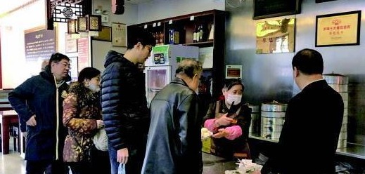 82岁济南草包包子铺成网红！写进了游玩攻略，游客专程来打卡