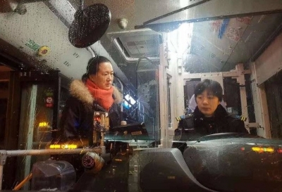 济南公交启动冰雪恶劣天气应急预案，多条公交线临时停运