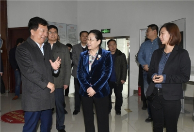 济南市委常委、副市长郑德雁一行到山东广电网络集团调研