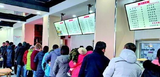 济南这个社区有了大食堂，1800多名老人吃饭更方便