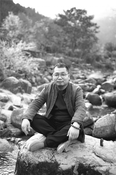 墨色山水有中无 意象之彩虚内实  ——韦国水墨印象
