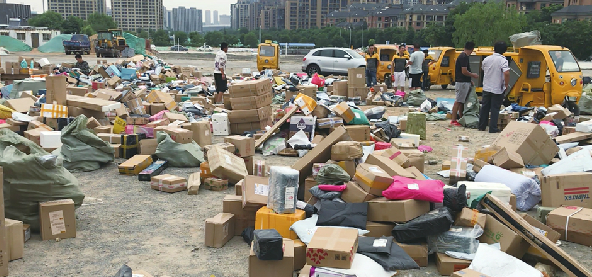 快递已到家门口，等了10天没人送 济南韵达快递一服务部积压上万包裹