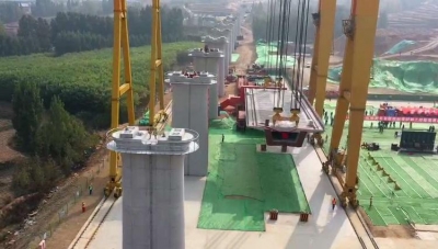 济莱高铁首孔箱梁架设成功 计划2022年底通车 