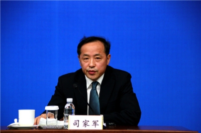 济南、青岛中心城区公交车全部更新为新能源或清洁能源车辆