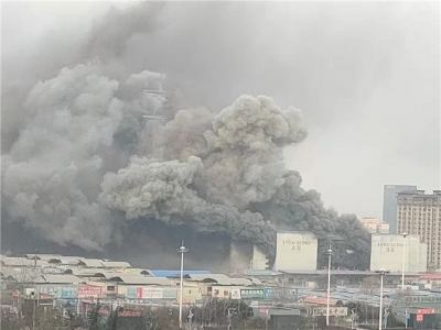 突发！济南圣洋物流副产品批发市场冷库发生火灾
