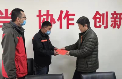 山东广电网络集团党委副书记纪涛到济南历城分公司慰问困难职工