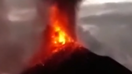 警报！印尼喀拉喀托火山再现喷发迹象