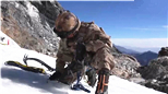 直击新年度演训场 侦察兵鏖战高原 征服海拔5800米冰川