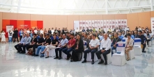 “守正创新——设计驱动传统紫砂壶现代设计展览暨 新时代工艺美术教育研讨会”在山东工艺美术学院举行