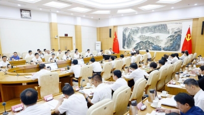 山东省委常委会召开会议 