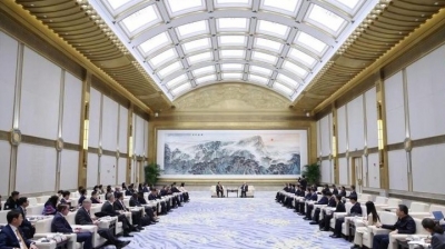 林武会见外国驻港领团和商界参访团 
