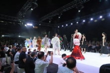 山东工艺美术学院2025设计艺术博览会盛大开幕 