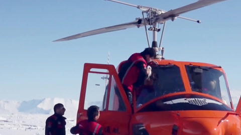 270驾直升机寻最后停船点 冰雪阻挡飞行视线