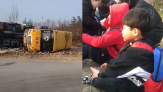 河南一校车与货车相撞双双侧翻，满车娃吓得坐地大哭：2学生受伤