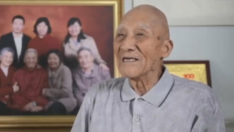 参加开国大典的老兵今年101岁了，他当时是队伍里的文艺兵！