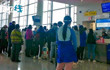 百余中国乘客滞留美国机场！我总领馆紧急协调安置