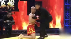 咏春拳师征战擂台，被人用不到10秒，仅出一腿就KO了！