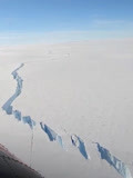 英国南极基地附近一冰山发生断裂:面积达1270平方千米 堪比大伦敦