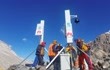 珠峰建成世界海拔最高5G基站：25公里电缆全由人工背上山
