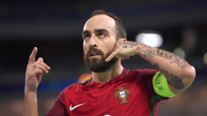葡萄牙不只有C罗 还有媲美小罗的室内足球魔术师