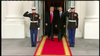回顾美国总统奥巴马和当选总统特朗普的车队，前往就职典礼