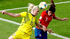 【战报】智利女足0-2负瑞典 大雨导致比赛中断40分钟