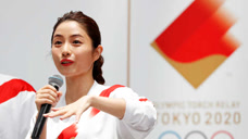 美绝！石原里美展示东京奥运火炬手服装