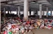  恶心！武汉一小区半个月垃圾堆成山，家住24楼业主半夜都被臭醒