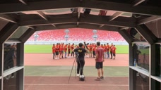 开赛前，恒大球迷拍摄应援素材为广州队呐喊助威！