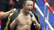 被团队宣称是中国拳击第一人，却被对手当场揍“哭”，引拳迷争执