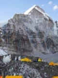 尼泊尔珠峰大本营17人确诊新冠，专家：如疫情暴发造成毁灭性后果