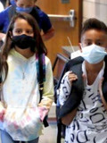 美国一周超6万儿童感染新冠  医生担忧：或引起全家感染