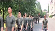 男篮军训第二日 学习军旅精神培养战斗作风！