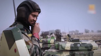 印军T-90部署中印边境 印媒：紧急情况可开火 已为最坏情况做好准备
