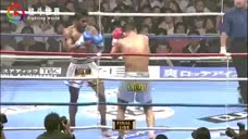 一场用腿KO获胜的比赛！泰国拳王播求至此称为泰国腿王！